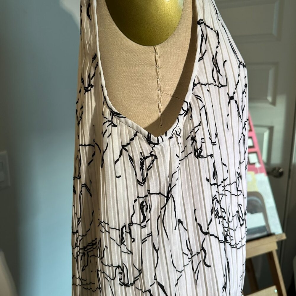 Banana Republic Plisse Pleated Sleeveless Cropped Top - Large ~NWT~ - Picture 4 of 8